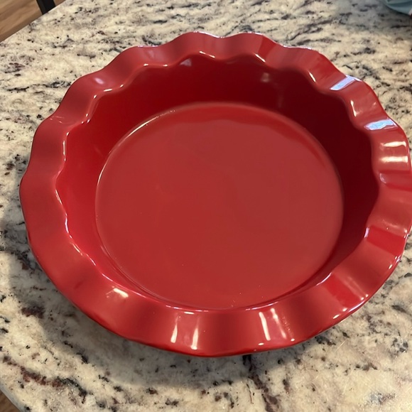 Ruffled pottery, glazed pie plate/dish - Picture 1 of 4